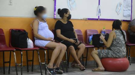 Muchas jóvenes menores de 18 años llevan hasta tres partos registrados a esa corta edad, y eso alarma a las autoridades del centro médico sampedrano.