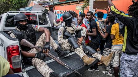Fuerzas de seguridad de Haití se desplegaron tras el secuestro de misioneros estadounidenses y sus familias.