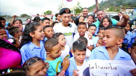 El recorrido de Shin Fujiyama ha tenido el acompañamiento del pueblo hondureño y cadetes de la Academia Nacional de Policía (Anapo). Fotos: Andro Rodríguez.