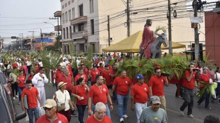 Conmemorando la entrada triunfal de Jesús a Jerusalén antes de ser crucificado, los fieles ceibeños con un regocijo espiritual vivieron este Domingo de Ramos.