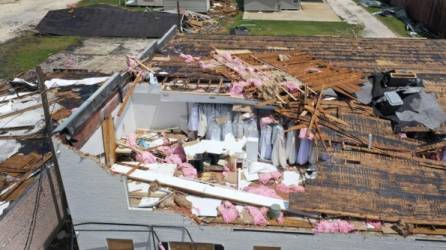 El huracán Laura dejó al menos cuatro muertos en su paso por Luisiana. AFP