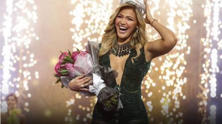 La despampanante exreina de belleza venezolana, Migbelis Castellanos, obtuvo la corona de Nuestra Belleza Latina 2018 que se transmite por Univision. Esta bella venezolana le 'arrebató' el reinado a la hondureña Yaritza Owen, quien se destacó durante todo el programa al se la única en no ser nominada ni una sola vez.