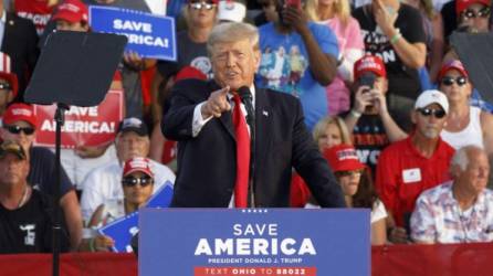 Trump volvió este fin de semana al ruedo político reuniendo a miles de sus seguidores en un mitin en Ohio./AFP.
