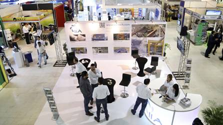 La exposición comercial de la Expo Energía realizada en 2016 en Expocentro.