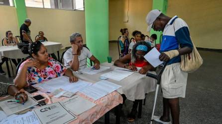 Las votaciones e comenzaron a desarrollar desde tempranas horas del domingo.