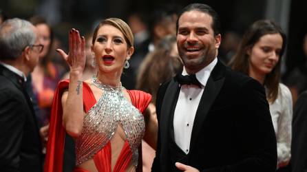Los actores Geraldine Bazán y Alejandro Nones volvieron a encender los rumores de un romance entre ellos luego de aparecer muy cariñosos en la alfombra roja del Festival de Cine de Cannes.