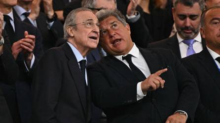 Joan Laporta y Florentino Pérez durante el encuentro entre el Real Madrid y Barcelona.