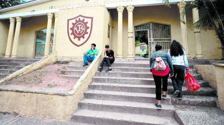 <b>Hoy com</b>ienza el año escolar 2024 y se espera que más de 1.9 millones de alumnos se matriculen en los centros educativos.