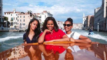 Sasha Obama, la hija menor del expresidente estadounidense Barack Obama, causa sensación en redes sociales por su impresionante transformación física tras cumplir 19 años de edad.