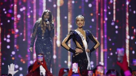 Miss Estados Unidos, R’Bonney Gabriel, fue coronada este sábado como Miss Universo en Nueva Orleans (sur de EE.UU.), con la misión de ser la cara de la nueva etapa de la organización enfocada en defender la equidad de género y los derechos de las mujeres.