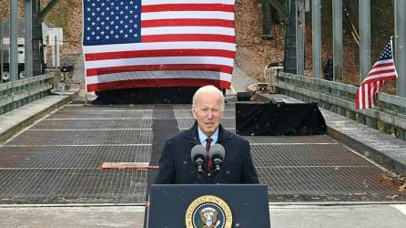 Biden afirmó que EEUU continuará suministrando equipo bélico a Taiwán pero que no alienta su independencia.