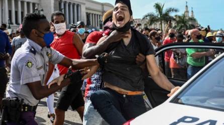 La manifestación en La Habana llega después de una oleada de protestas espontáneas este mismo domingo en diferentes puntos del país. Foto: AFP