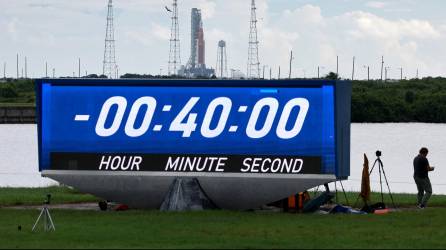 La NASA canceló el lanzamiento de su megacohete a la luna pocos minutos antes del despegue previsto para la mañana de este lunes.