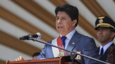 El presidente peruano Pedro Castillo anunció que disuelve el Congreso e instauró un gobierno de emergencia.