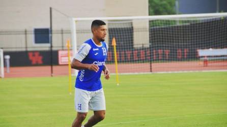 Bryan Acosta es seleccionado de Honduras.