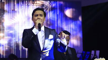 Daniel Ochoa cantó grandes éxitos como “Si nos dejan”, “La bikina” y “New York”.