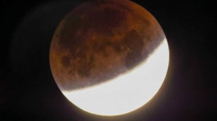 Los habitantes de América, gran parte de Europa y del oeste de África podrán observar un eclipse total de Luna el 20 o 21 de enero, según la ubicación.