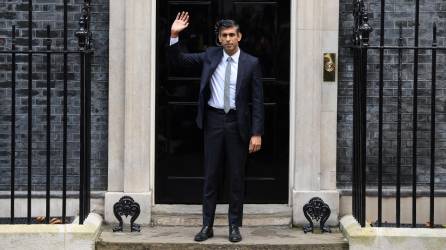 El primer ministro británico Rishi Sunak busca sacar al Reino Unido de una crisis económica que puede llevar al país a la recesión.