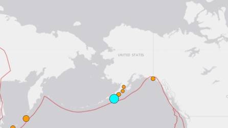 Ubicación del terremoto de magnitud 7,2 registrado en la península de Alaska (Estados Unidos).