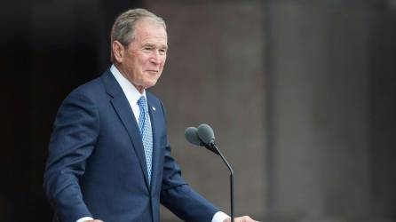 Bush se confundió de guerra y condenó la invasión “injustificada” de Irak que el mismo ordenó.