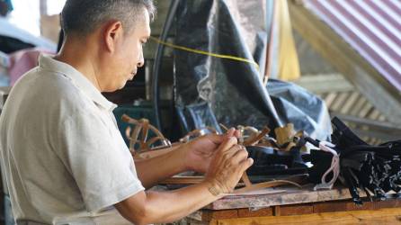 En San Pedro Sula hay más de 500 talleres en donde se produce calzado, Santa Bárbara y Francisco Morazán, también son altos productores. Fotos Amílcar Izaguirre.