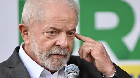 Lula da Silva se pronunció sobre la destitución de Castillo tras un fallido golpe de Estado en Perú.