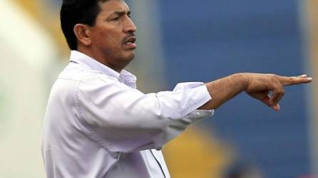 Carlos Martínez, entrenador del Platense.