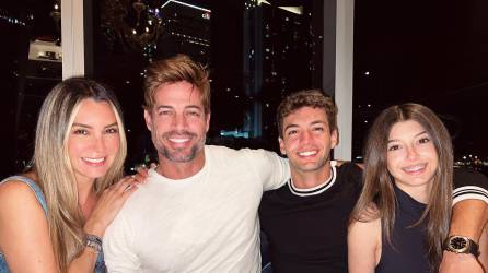 Elizabeth Gutiérrez y William Levy llevan dos meses separados. Una fuente cercana al actor cubano reveló a la revista People en Español que Gutiérrez se fue de la casa que compartían como familia y que ahora vive en un apartamento con su hija Kailey, de 14 años, mientras que Levy vive con su hijo Christopher, de 18.