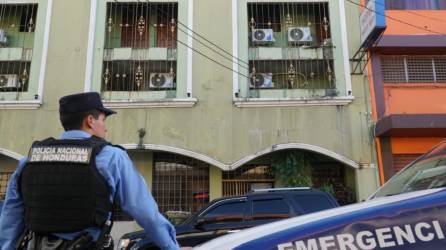 Un asesinato ocurrido esta tarde de jueves en el centro de San Pedro Sula interrumpió un día pacífico en la ciudad.