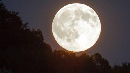 Desde la noche de este viernes y madrugada del sábado 24 de febrero será visible una microluna llena en Honduras y el mundo, un fenómeno astronómico que acapará la atención de los amantes de la ciencia.