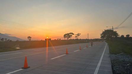 Fotografía muestra la carretera que da acceso al municipio del El Porvenir, Atlántida.