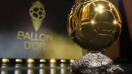 La revista France Football dio a conocer la lista de 30 futbolistas candidatos a ganar el Balón de Oro 2023, premio al mejor jugador de la temporada, que se entregará el lunes 30 de octubre en el Teatro del Châtelet de París.