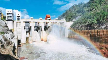 La represa hidroeléctrica Patuca III está ubicada en el departamento de Olancho.