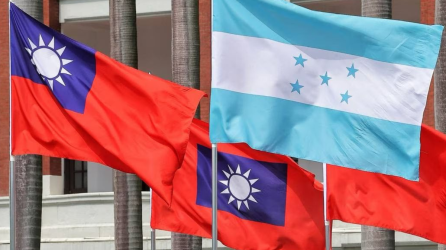 Banderas nacionales de China Taiwán y Honduras.