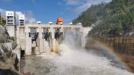 La represa Patuca III ha vuelto a funcionar esta martes, anunció el ministro de energía Erick Tejada.