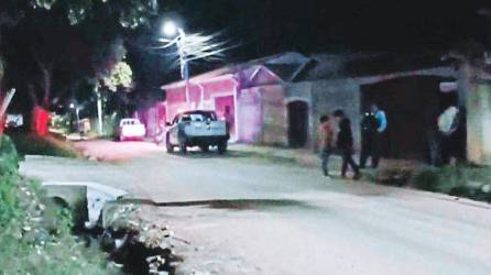 <b><span class=mln_uppercase_mln>Escena.</span></b> La Policía llegó a la vivienda donde mataron a Alfaro.