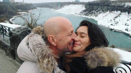 El pasado 14 de feberero, Emma Heming compartió esta imagen junto a su esposo, el actor Bruce Willis.