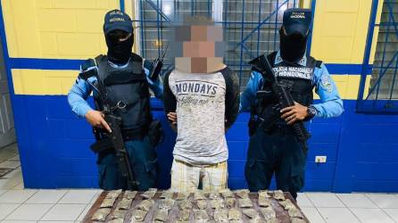 Al sujeto le decomisaron un arma de fuego y supuesta marihuana.