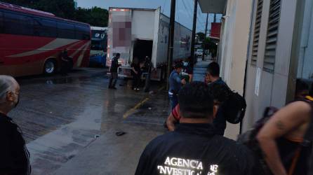 De las personas rescatadas, 36 hombres y 17 mujeres son de Honduras, dijo el INM.