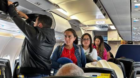 La aerolínea estadounidense de bajo costo, Spirit Airlines, inauguró hoy su nueva conexión directa a Houston, Texas desde el Aeropuerto Internacional de Palmerola.