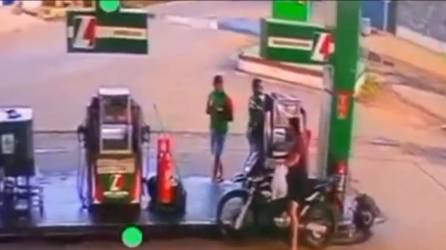 VIDEO: Hombre llega a gasolinera a matar a su exnovia