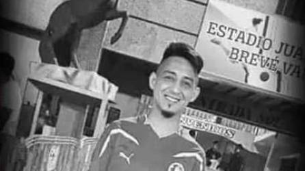 Fotografía en vida de Denis Miranda Sarmiento, miembro de la Ultrafiel asesinado en Choloma.