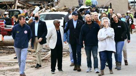 Biden recorrió Mayfield, una ciudad arrasada casi por completo por el potente tornado.