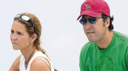 (FILES) Photo taken 04 August 2006 of Spain's Princess Elena and her husband Jaime de Marichalar watching a sailing race on board Somni off the coast of Palma de Mallorca. The eldest daughter of Spain's King Juan Carlos, Elena, is to separate from her husband, the royal palace announced, 13 November 2007. Elena and Jaime de Marichalar 'have decided to temporarily stop their lives as a couple' a spokesman told AFP.AFP PHOTO/ Jaime REINA