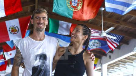 Álvaro Klusener junto a su carismática novia Julieta Defis. Foto Neptalí Romero.