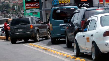 <b><span class=mln_uppercase_mln>bomba.</span></b> El domingo se ha convertido en uno de los días de mayor demanda de carburantes porque las alzas entran en vigencia los lunes.