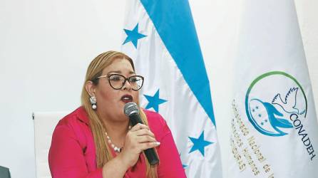 <b><span class=mln_uppercase_mln>Comisionada.</span></b> Blanca Izaguirre considera que el informe amenaza la estabilidad del Conadeh.