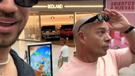 Video: cubano se emociona al entrar por primera vez a un centro comercial