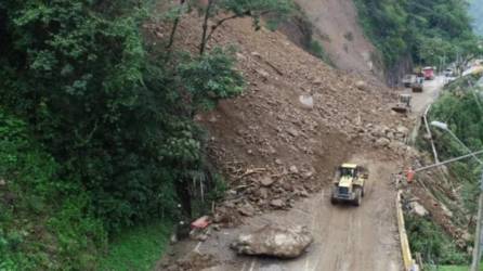 Video: Montaña se viene abajo en Grecia