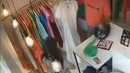 Video: Sicarios se hacen pasar por clientes para matar a dueña de tienda